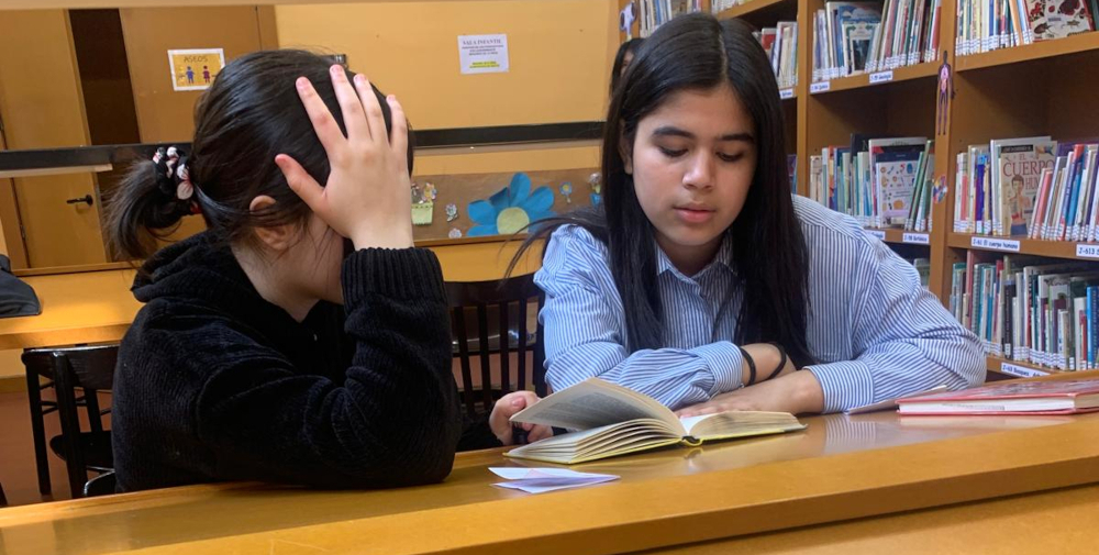 Visita a la biblioteca Ricardo Magdalena